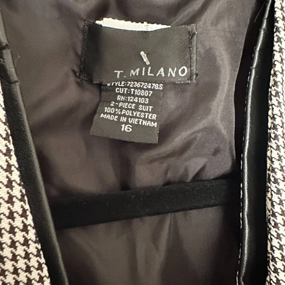 NWOT * T.Milano Blazer with Leather Underlay - Size 16 - Picture 2 of 4